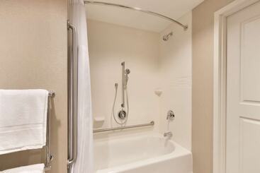 هتل Homewood Suites By Hilton Calgary Downtown