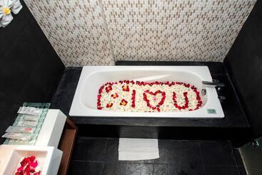 هتل Infinity8 Bali