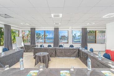 هتل Karibea Beach Resort Clipper
