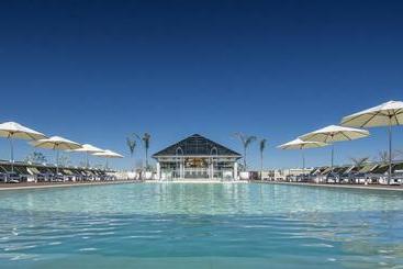 هتل Mercure Santa Rosa La Pampa