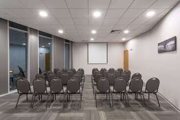 هتل Ramada Encore By Wyndham Lima San Isidro
