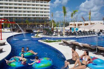 هتل Royalton Blue Waters Montego Bay, An Autograph Collection All Inclusive Resort