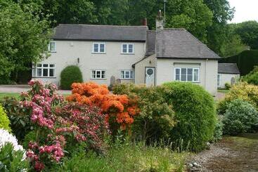 هتل The Coach House