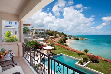 هتل The Cove Suites At Blue Waters Resort And Spa