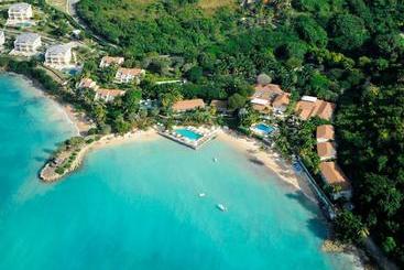 هتل The Cove Suites At Blue Waters Resort And Spa