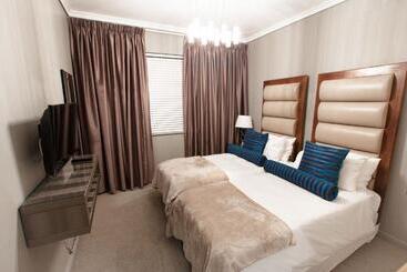 בית מלון כפרי The Residences At Crystal Towers