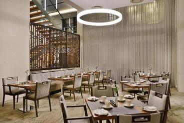 ホテル The Residences At Crystal Towers