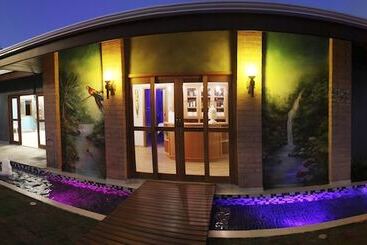 هتل Thermas Park Resort & Spa By Hot Beach