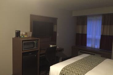 Microtel Inn & Suites By Wyndham Kirkland Lake