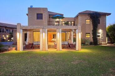 膳宿费 Centurion Golf Suites Boca Walk