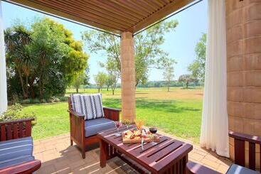 膳宿费 Centurion Golf Suites Boca Walk
