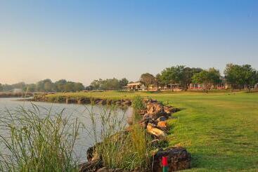 膳宿费 Centurion Golf Suites Boca Walk