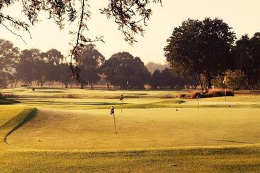 膳宿费 Centurion Golf Suites Boca Walk