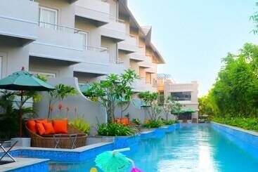 Pramod Convention & Beach Resort
