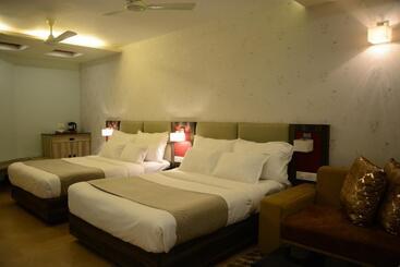 Pramod Convention & Beach Resort