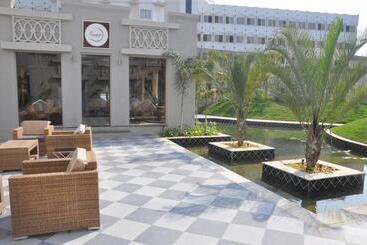 Pramod Convention & Beach Resort