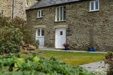 Degembris Cottages