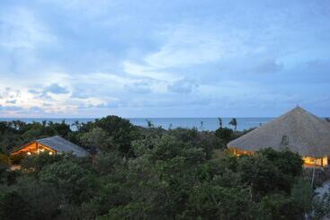 هتل Giman Free Beach Resort