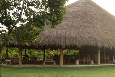 هتل Giman Free Beach Resort
