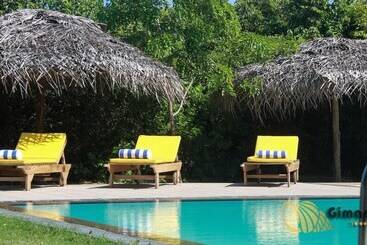 هتل Giman Free Beach Resort