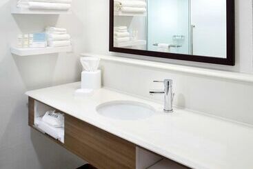 هتل Hampton Inn & Suites Pittsburgh Airport South–settlers Ridge
