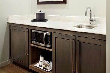 هتل Hampton Inn & Suites Pittsburgh Airport South–settlers Ridge