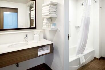 هتل Hampton Inn & Suites Pittsburgh Airport South–settlers Ridge