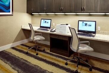 هتل Hampton Inn & Suites Pittsburgh Airport South–settlers Ridge