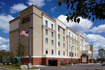 هتل Hampton Inn & Suites Pittsburgh Airport South–settlers Ridge