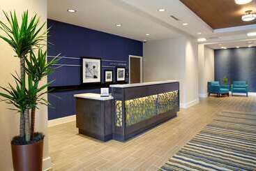 هتل Hampton Inn & Suites Pittsburgh Airport South–settlers Ridge