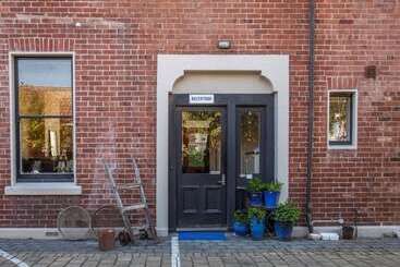 هتل Highland House Boutique
