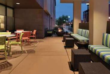 هتل Home2 Suites By Hilton La Crosse