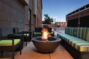 هتل Home2 Suites By Hilton La Crosse