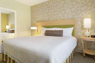 هتل Home2 Suites By Hilton La Crosse
