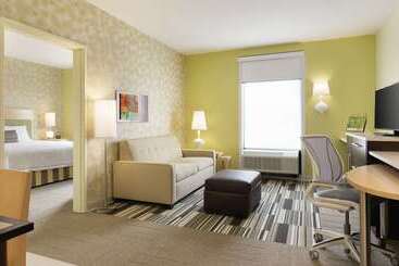 هتل Home2 Suites By Hilton La Crosse