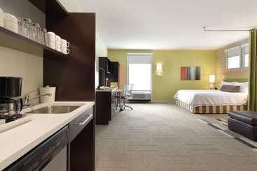 هتل Home2 Suites By Hilton La Crosse