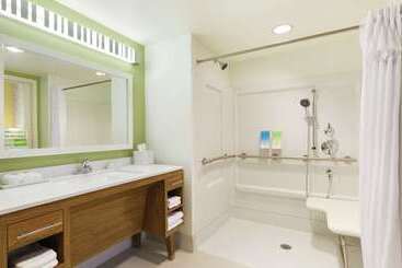 هتل Home2 Suites By Hilton La Crosse