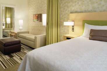 هتل Home2 Suites By Hilton La Crosse