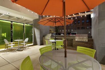 هتل Home2 Suites By Hilton La Crosse