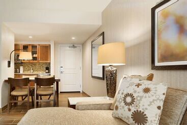 هتل Homewood Suites By Hilton Augusta
