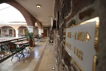 L Agora Old Town Hotel & Bazaar