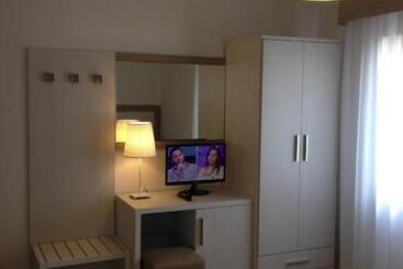 هتل Lucerna
