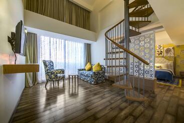 Mosaic Hotel Mussoorie Mallroad