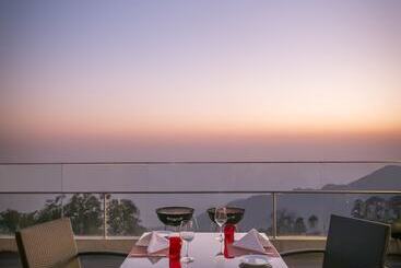 Mosaic Hotel Mussoorie Mallroad