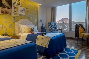 Mosaic Hotel Mussoorie Mallroad