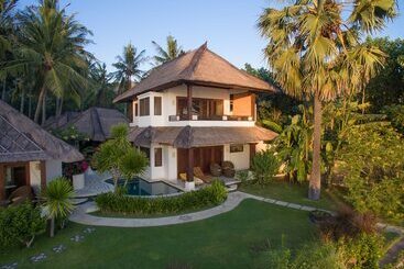 هتل Palm Garden Amed Beach & Spa Resort Bali