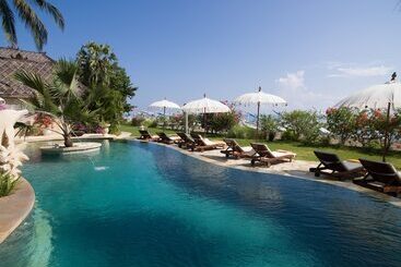 هتل Palm Garden Amed Beach & Spa Resort Bali