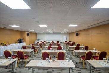 Tav Airport Hotel Izmir