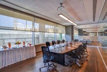 Tav Airport Hotel Izmir