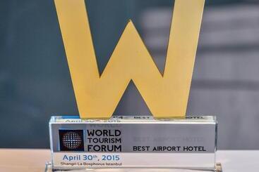 Tav Airport Hotel Izmir